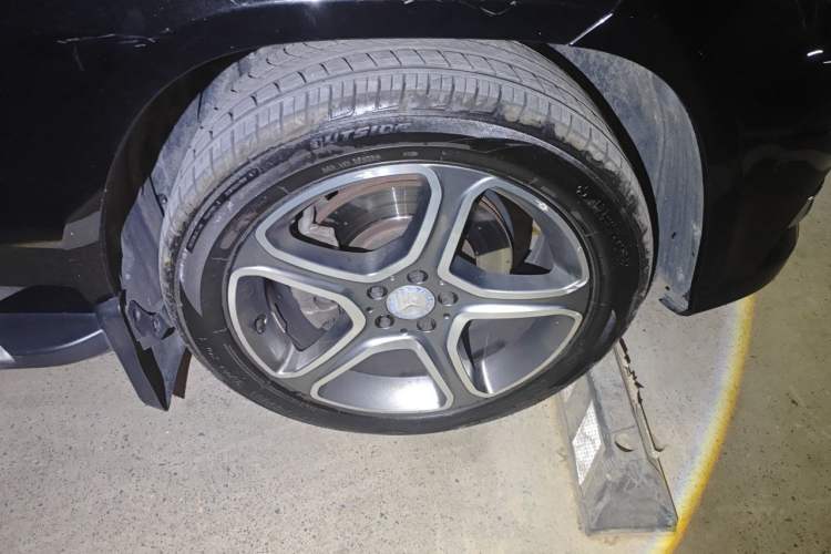 Used Mercedes-Benz GLK-Class 2015 GLK 300 4MATIC Fashion Edition Ultimate Version Right Front Wheel Hub