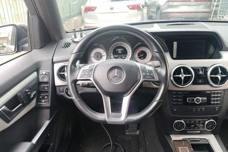 Used Mercedes-Benz GLK-Class 2015 GLK 260 4MATIC Fashion Edition Ultimate Version Steering Wheel