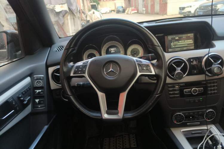 Used Mercedes-Benz GLK-Class 2015 GLK 260 4MATIC Dynamic Edition Ultimate Version Steering Wheel