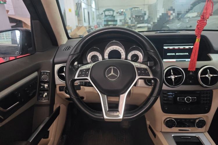 Used Mercedes-Benz GLK-Class 2015 GLK 300 4MATIC Fashion Edition Ultimate Version Steering Wheel