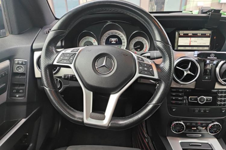 Used Mercedes-Benz GLK-Class 2015 GLK 260 4MATIC Fashion Edition Ultimate Version Steering Wheel