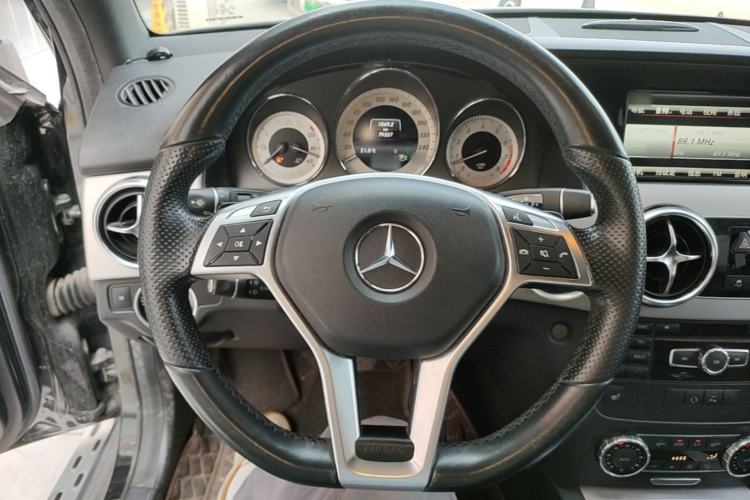 Used Mercedes-Benz GLK-Class 2015 GLK 300 4MATIC Fashion Edition Ultimate Version Steering Wheel