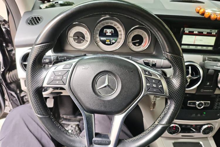 Used Mercedes-Benz GLK-Class 2015 GLK 260 4MATIC Fashion Edition Ultimate Version Steering Wheel
