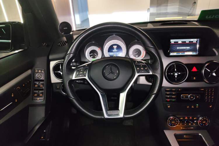Used Mercedes-Benz GLK-Class 2015 GLK 260 4MATIC Fashion Edition Ultimate Version Steering Wheel