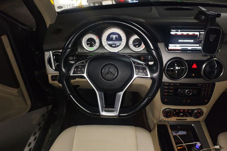 Used Mercedes-Benz GLK-Class 2015 GLK 300 4MATIC Fashion Edition Ultimate Version Steering Wheel