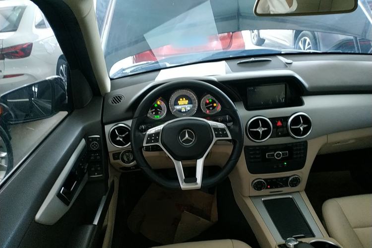 Used Mercedes-Benz GLK-Class 2015 GLK 260 4MATIC Dynamic Edition Ultimate Version Steering Wheel
