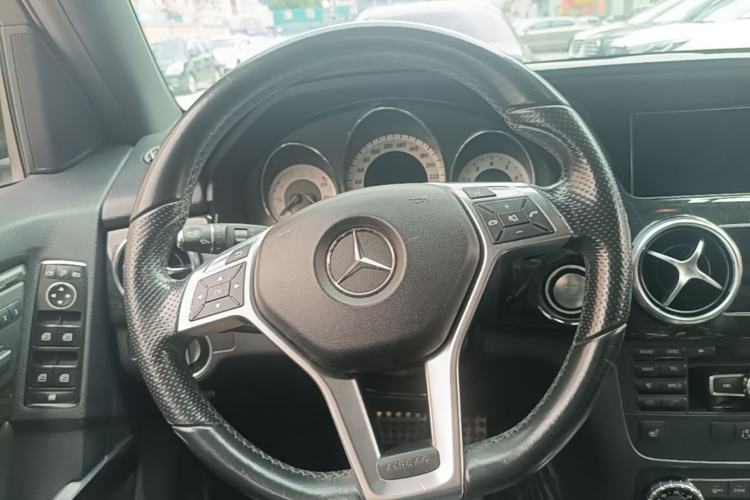 Used Mercedes-Benz GLK-Class 2015 GLK 300 4MATIC Luxury Ultimate Edition Steering Wheel