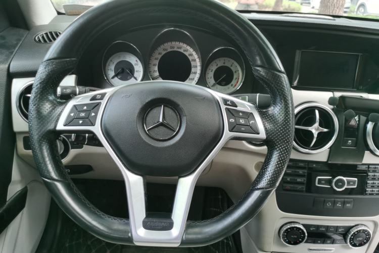 Used Mercedes-Benz GLK-Class 2015 GLK 260 4MATIC Dynamic Edition Ultimate Version Steering Wheel