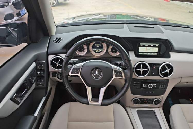 Used Mercedes-Benz GLK-Class 2015 GLK 260 4MATIC Dynamic Edition Ultimate Version Steering Wheel