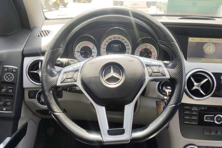 Used Mercedes-Benz GLK-Class 2015 GLK 260 4MATIC Dynamic Edition Ultimate Version Steering Wheel