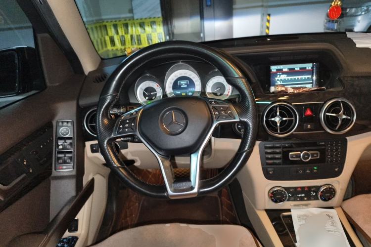 Used Mercedes-Benz GLK-Class 2015 GLK 260 4MATIC Fashion Edition Ultimate Version Steering Wheel