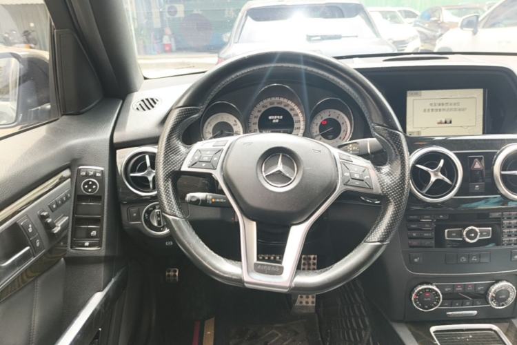 Used Mercedes-Benz GLK-Class 2015 GLK 300 4MATIC Luxury Ultimate Edition Steering Wheel