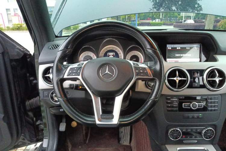 Used Mercedes-Benz GLK-Class 2015 GLK 260 4MATIC Dynamic Edition Ultimate Version Steering Wheel