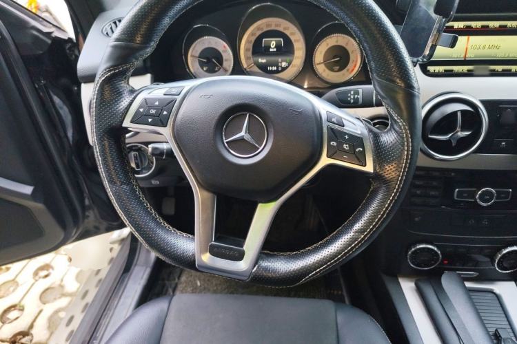 Used Mercedes-Benz GLK-Class 2015 GLK 300 4MATIC Fashion Edition Ultimate Version Steering Wheel