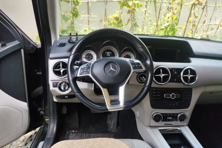 Used Mercedes-Benz GLK-Class 2015 GLK 260 4MATIC Dynamic Edition Ultimate Version Steering Wheel