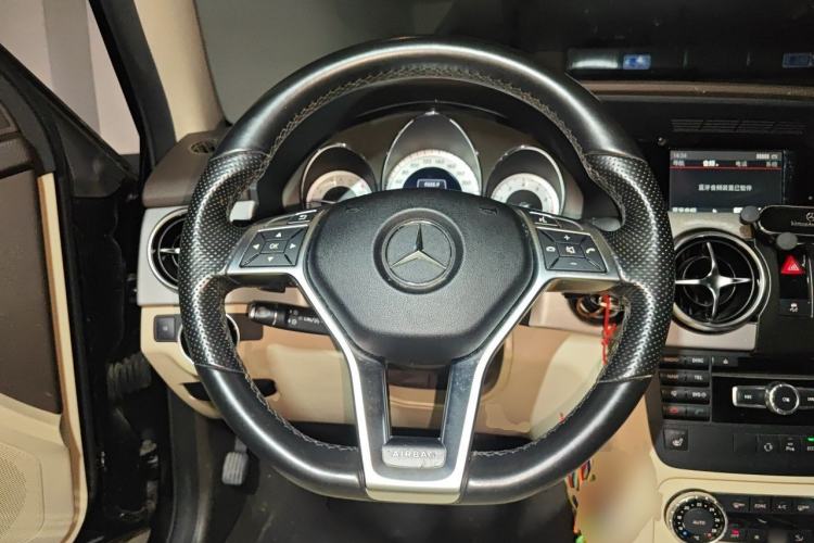 Used Mercedes-Benz GLK-Class 2015 GLK 260 4MATIC Fashion Edition Ultimate Version Steering Wheel