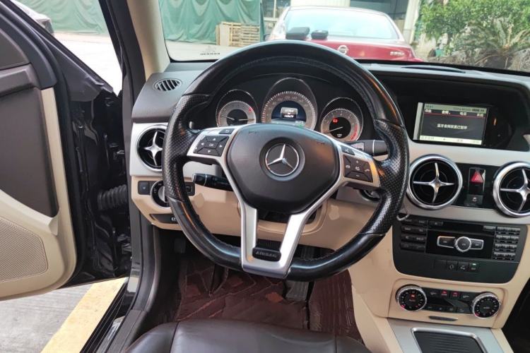 Used Mercedes-Benz GLK-Class 2015 GLK 260 4MATIC Dynamic Edition Ultimate Version Steering Wheel