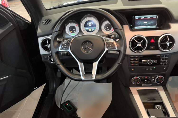 Used Mercedes-Benz GLK-Class 2015 GLK 260 4MATIC Fashion Edition Ultimate Version Steering Wheel