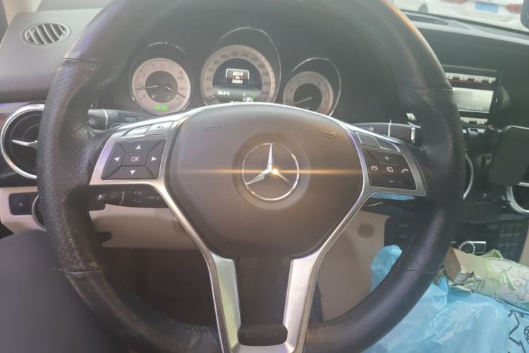 Used Mercedes-Benz GLK-Class 2015 GLK 300 4MATIC Luxury Ultimate Edition Steering Wheel