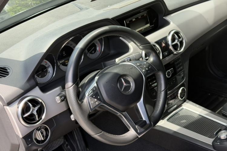 Used Mercedes-Benz GLK-Class 2015 GLK 260 4MATIC Fashion Edition Ultimate Version Steering Wheel