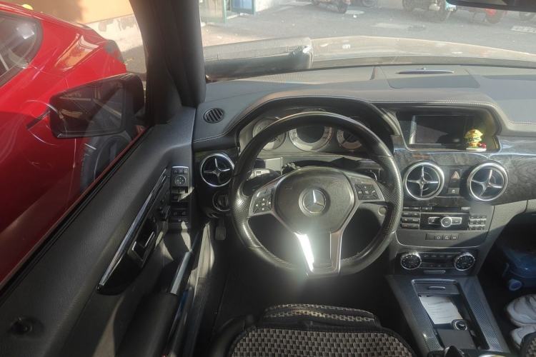 Used Mercedes-Benz GLK-Class 2015 GLK 260 4MATIC Dynamic Edition Ultimate Version Steering Wheel
