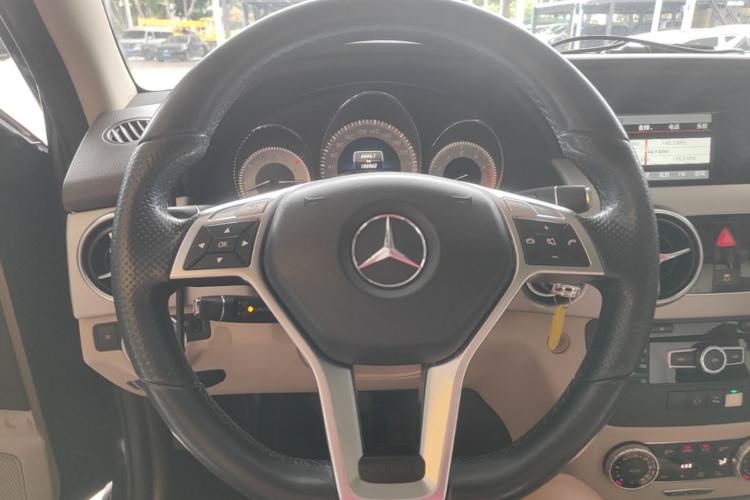 Used Mercedes-Benz GLK-Class 2015 GLK 260 4MATIC Dynamic Edition Ultimate Version Steering Wheel