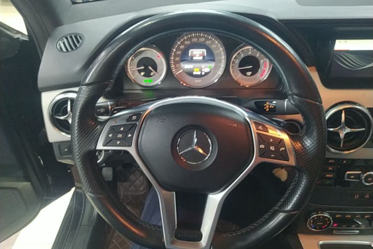 Used Mercedes-Benz GLK-Class 2015 GLK 260 4MATIC Dynamic Edition Ultimate Version Steering Wheel