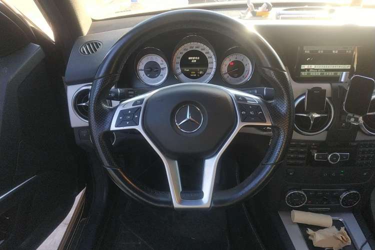 Used Mercedes-Benz GLK-Class 2015 GLK 260 4MATIC Fashion Edition Ultimate Version Steering Wheel