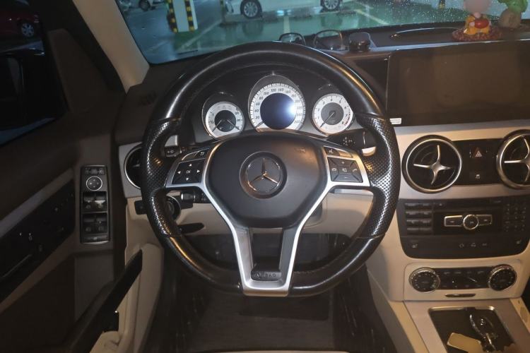 Used Mercedes-Benz GLK-Class 2015 GLK 260 4MATIC Fashion Edition Ultimate Version Steering Wheel