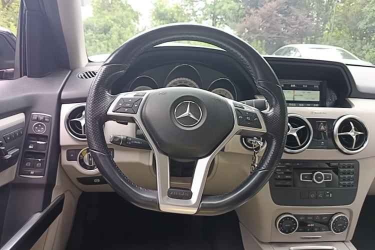 Used Mercedes-Benz GLK-Class 2015 GLK 260 4MATIC Dynamic Edition Ultimate Version Steering Wheel