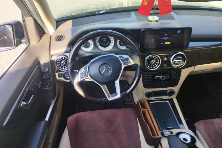 Used Mercedes-Benz GLK-Class 2015 GLK 260 4MATIC Dynamic Edition Ultimate Version Steering Wheel
