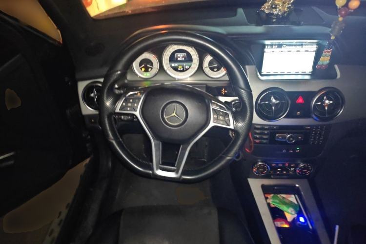 Used Mercedes-Benz GLK-Class 2015 GLK 260 4MATIC Dynamic Edition Ultimate Version Steering Wheel