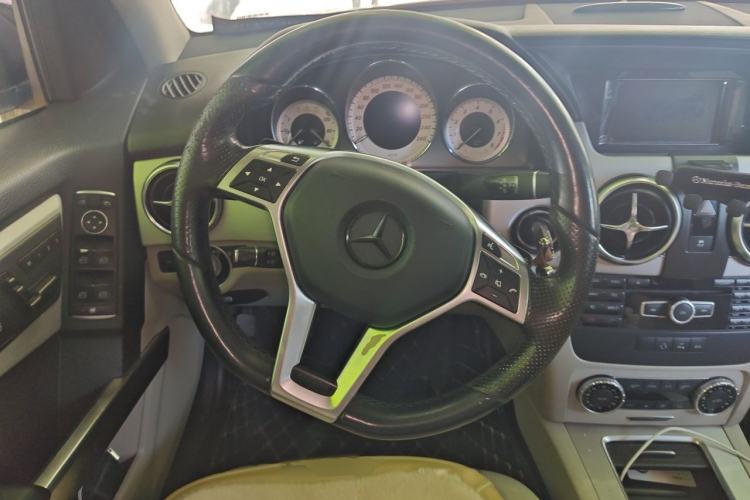 Used Mercedes-Benz GLK-Class 2015 GLK 260 4MATIC Dynamic Edition Ultimate Version Steering Wheel