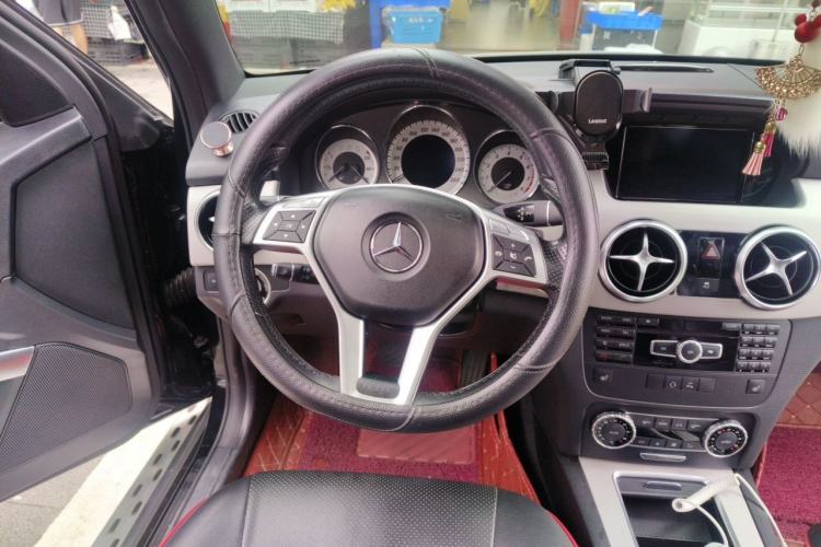 Used Mercedes-Benz GLK-Class 2015 GLK 300 4MATIC Fashion Edition Ultimate Version Steering Wheel