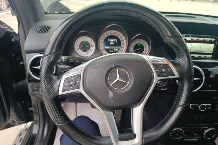 Used Mercedes-Benz GLK-Class 2015 GLK 300 4MATIC Luxury Ultimate Edition Steering Wheel