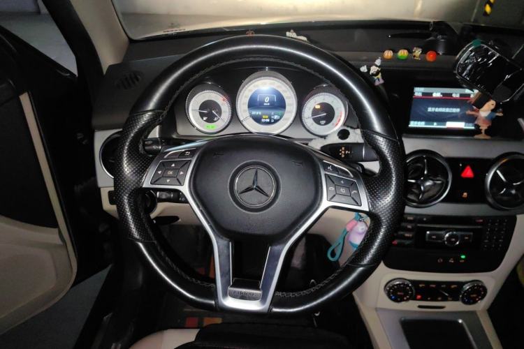 Used Mercedes-Benz GLK-Class 2015 GLK 260 4MATIC Dynamic Edition Ultimate Version Steering Wheel