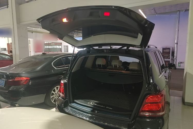 Used Mercedes-Benz GLK-Class 2015 GLK 260 4MATIC Fashion Edition Ultimate Version Trunk