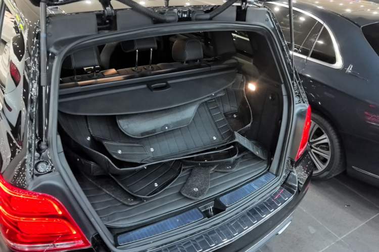 Used Mercedes-Benz GLK-Class 2015 GLK 260 4MATIC Fashion Edition Ultimate Version Trunk