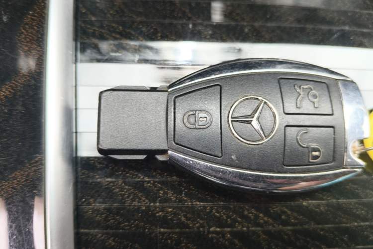 Used Mercedes-Benz GLK-Class 2015 GLK 300 4MATIC Luxury Ultimate Edition Vehicle Key