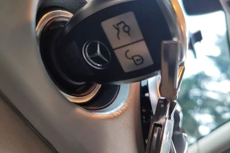 Used Mercedes-Benz GLK-Class 2015 GLK 260 4MATIC Dynamic Edition Ultimate Version Vehicle Key
