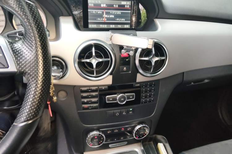 Used Mercedes-Benz GLK-Class 2015 GLK 260 4MATIC Dynamic Edition Ultimate Version Audio And AC Panel