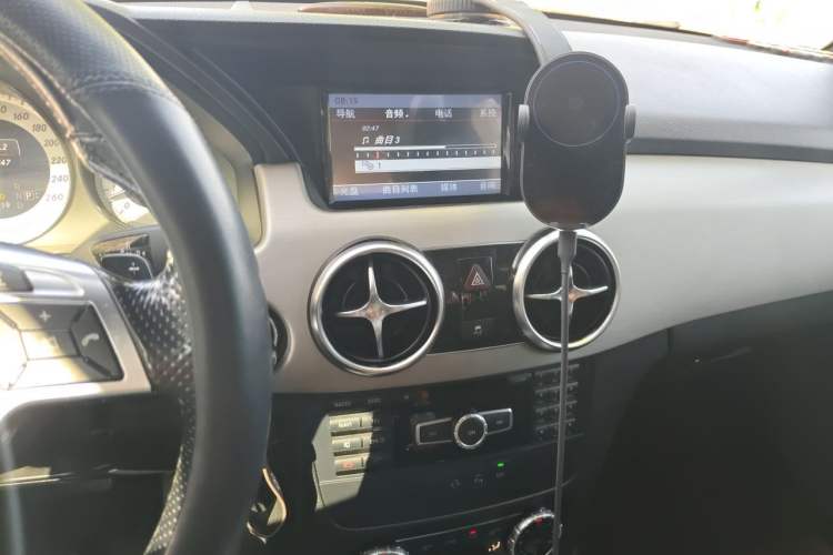 Used Mercedes-Benz GLK-Class 2015 GLK 260 4MATIC Dynamic Edition Ultimate Version Audio And AC Panel