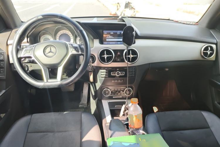 Used Mercedes-Benz GLK-Class 2015 GLK 260 4MATIC Dynamic Edition Ultimate Version Center Console