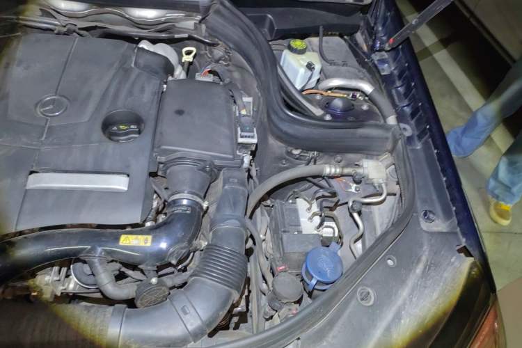 Used Mercedes-Benz GLK-Class 2015 GLK 260 4MATIC Fashion Edition Ultimate Version Engine Bay Left