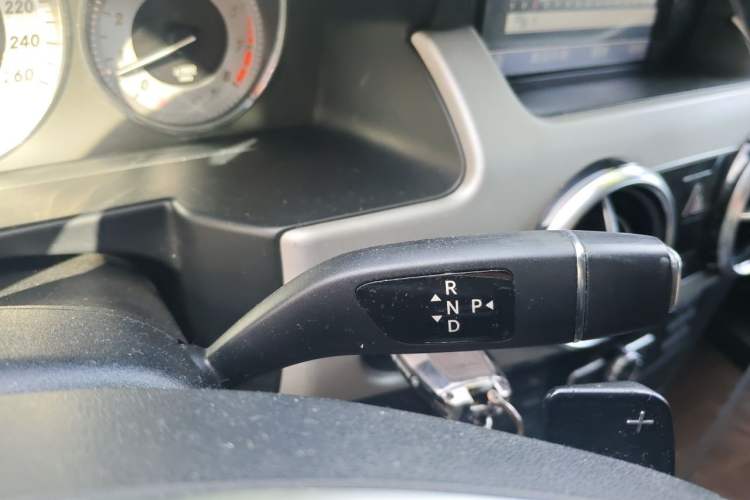 Used Mercedes-Benz GLK-Class 2015 GLK 260 4MATIC Dynamic Edition Ultimate Version Gear Lever