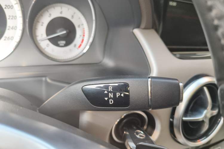 Used Mercedes-Benz GLK-Class 2015 GLK 260 4MATIC Dynamic Edition Ultimate Version Gear Lever
