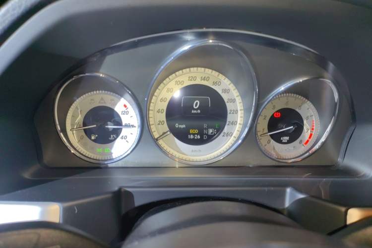 Used Mercedes-Benz GLK-Class 2015 GLK 260 4MATIC Fashion Edition Ultimate Version Instrument Cluster