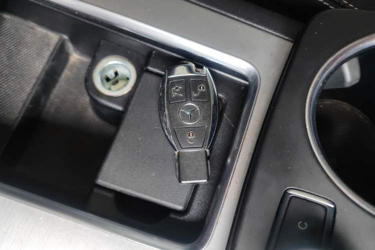 Used Mercedes-Benz GLK-Class 2015 GLK 300 4MATIC Fashion Edition Ultimate Version Interior 1