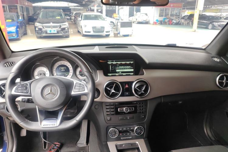 Used Mercedes-Benz GLK-Class 2015 GLK 300 4MATIC Fashion Edition Ultimate Version Interior 2