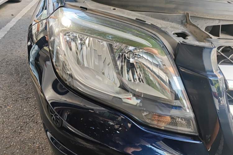 Used Mercedes-Benz GLK-Class 2015 GLK 260 4MATIC Dynamic Edition Ultimate Version Right Front Headlight